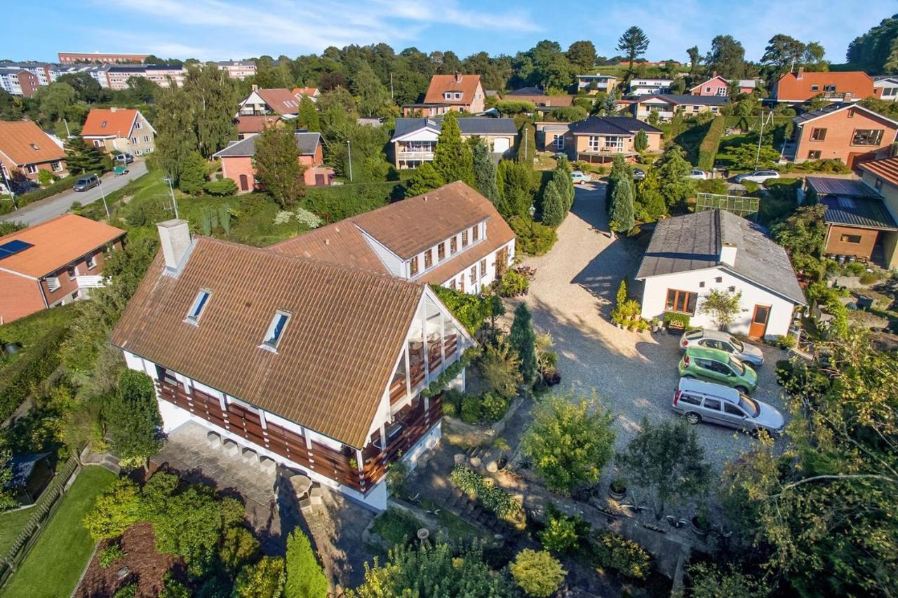 Bed & Breakfast Hobro Bagian luar foto